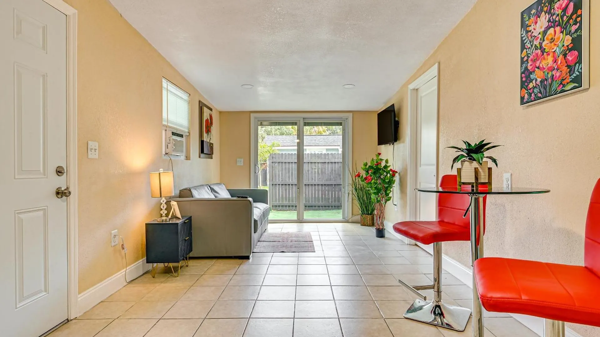 Tampa Vacation Rental About 3 Mi To Busch Gardens! Appartement